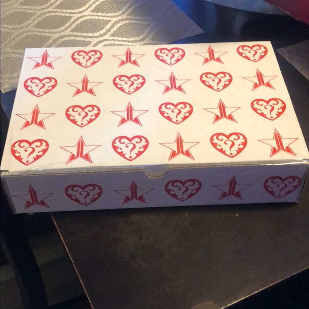 Valentine’s myster box